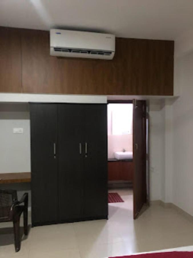 Redbell Suites Residency Kondotty Kültér fotó